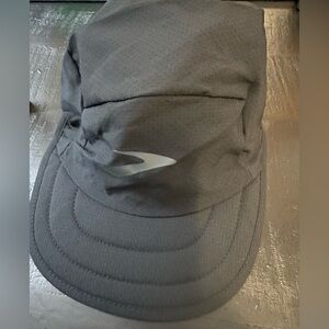 Brooks lightweight packable hat-OSFM- nwt